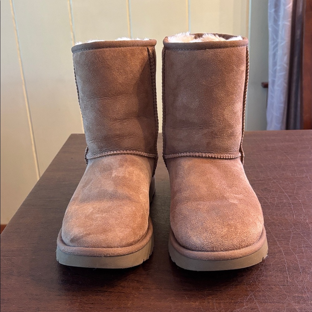 UGG Shearling Lined Boots - Women’s Classic Short ll / Brand New // Never worn